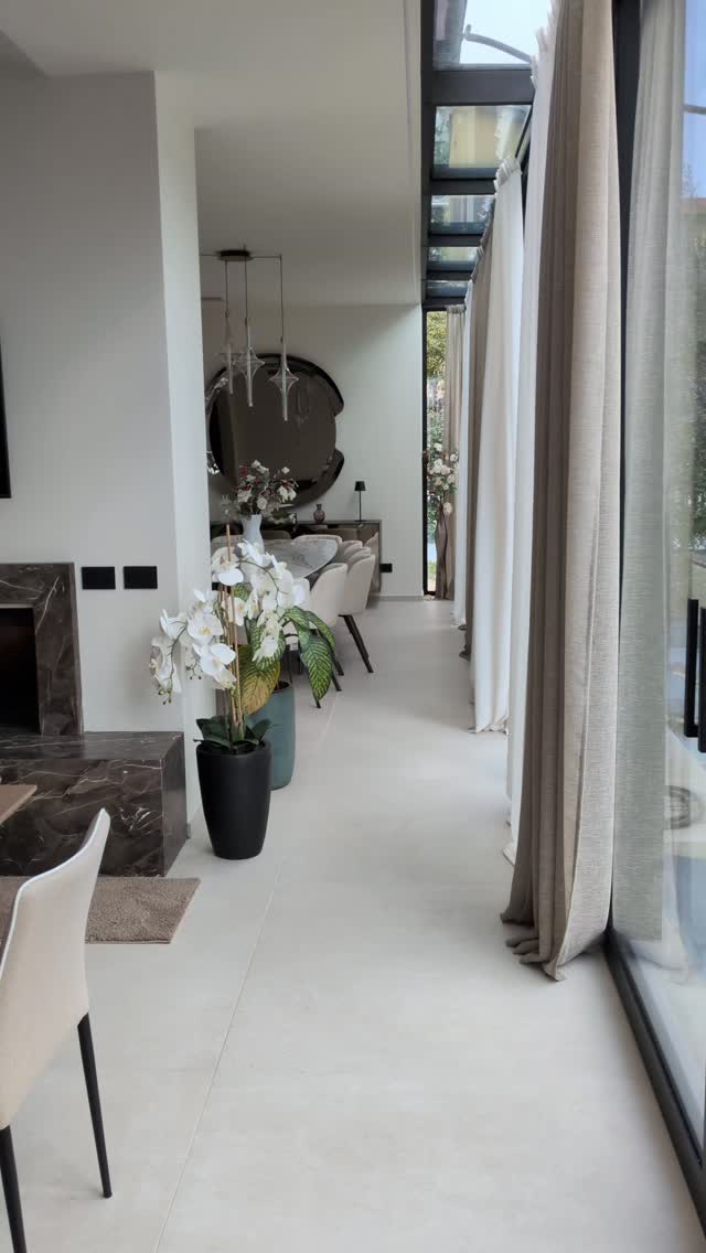 - VILLA T -
Una rapida successione di foto fatte male, ma di un cantiere fighissimo.
Team work: @m3progetti
@albertomammoli
@volatili_architetto
#diningroom #kitchendesign #archilovers #architecture #interiordesign